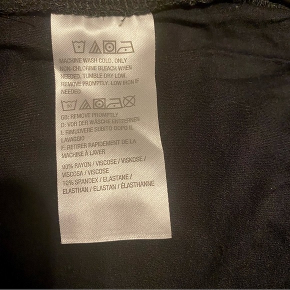 Logo Black Long Knit Tank with Asymmetric Hem. Size Medium - Picture 5 of 5